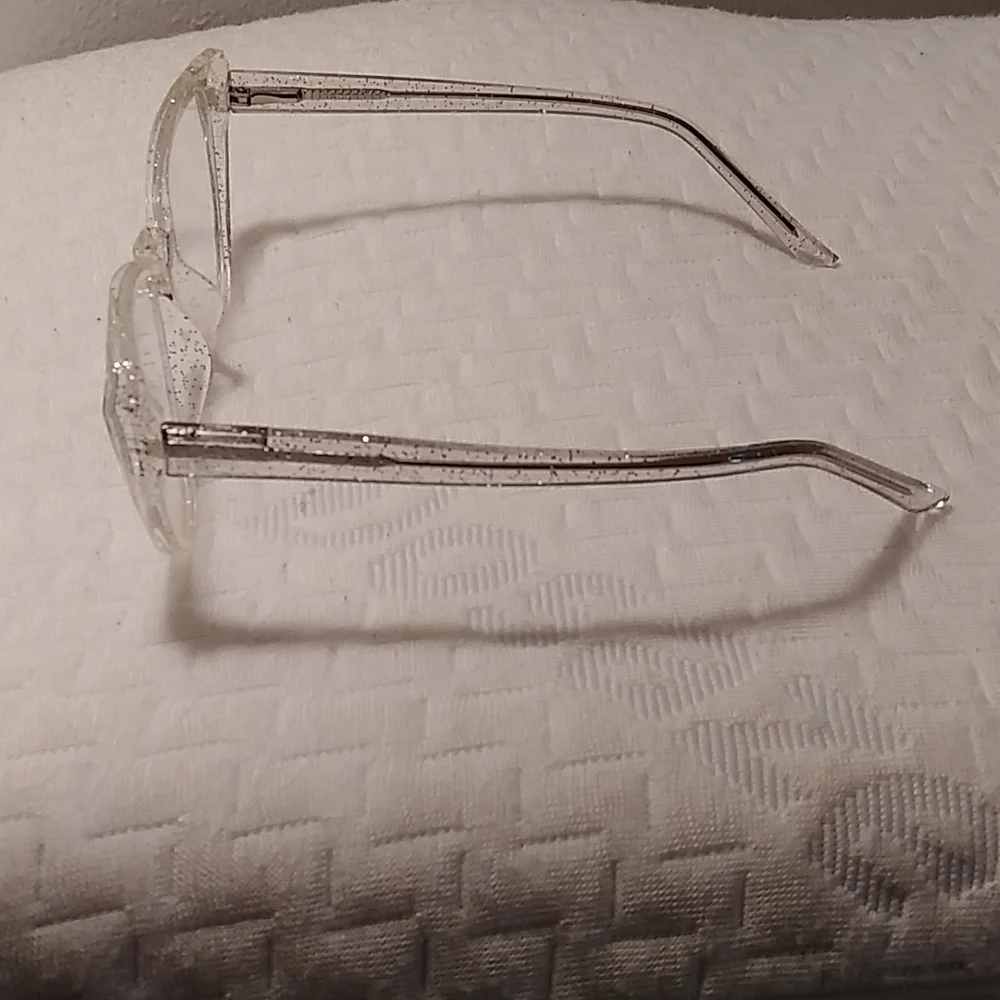 Women's Fashion Glasses - Picture 5 of 6